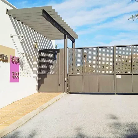 Iglesias Garden Apartment *