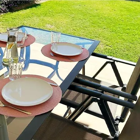 Iglesias Garden Apartment *